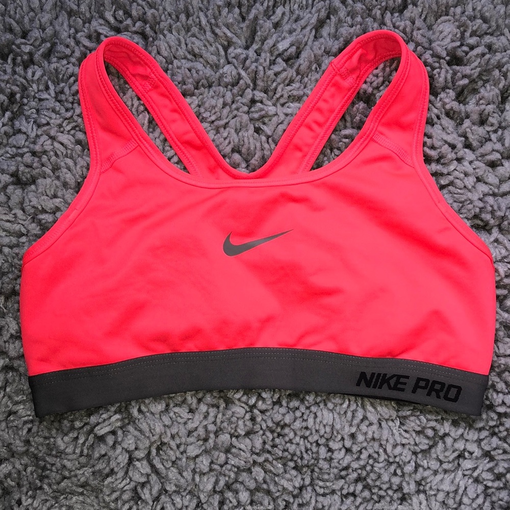 Hot pink NIKE sports bra💕